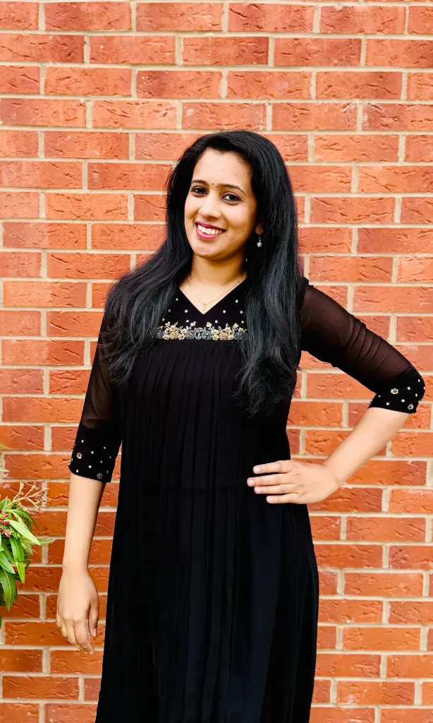 QS065 - Black Aline Top