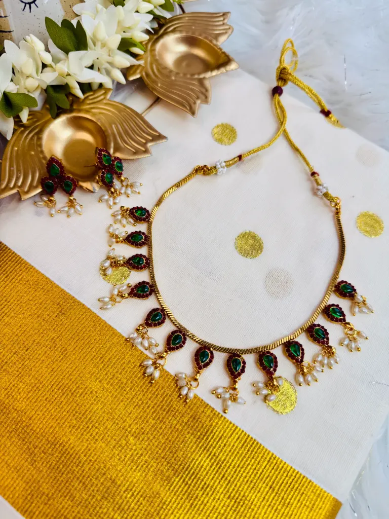 QJ003-Petal Pearl Necklace