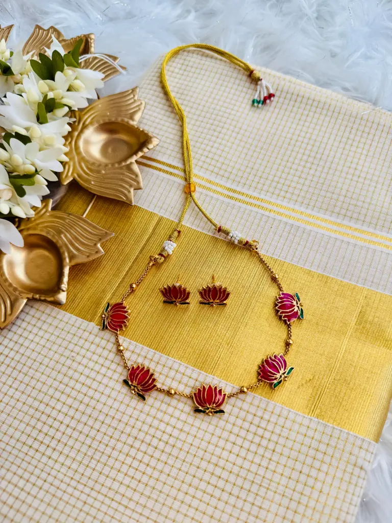 QJ010-Lotus Choker Necklace