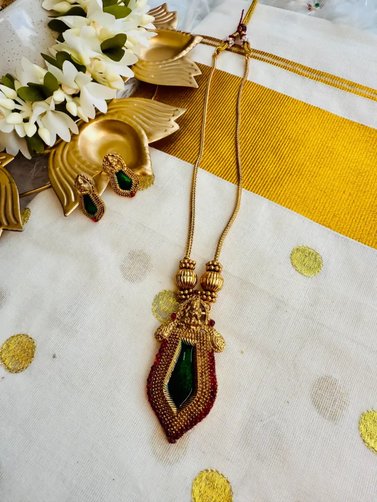 QJ020-Nagapadam Pendant