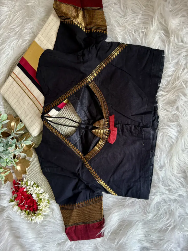 SS030-Premium Checked Kerala Saree with Stitched Blouse