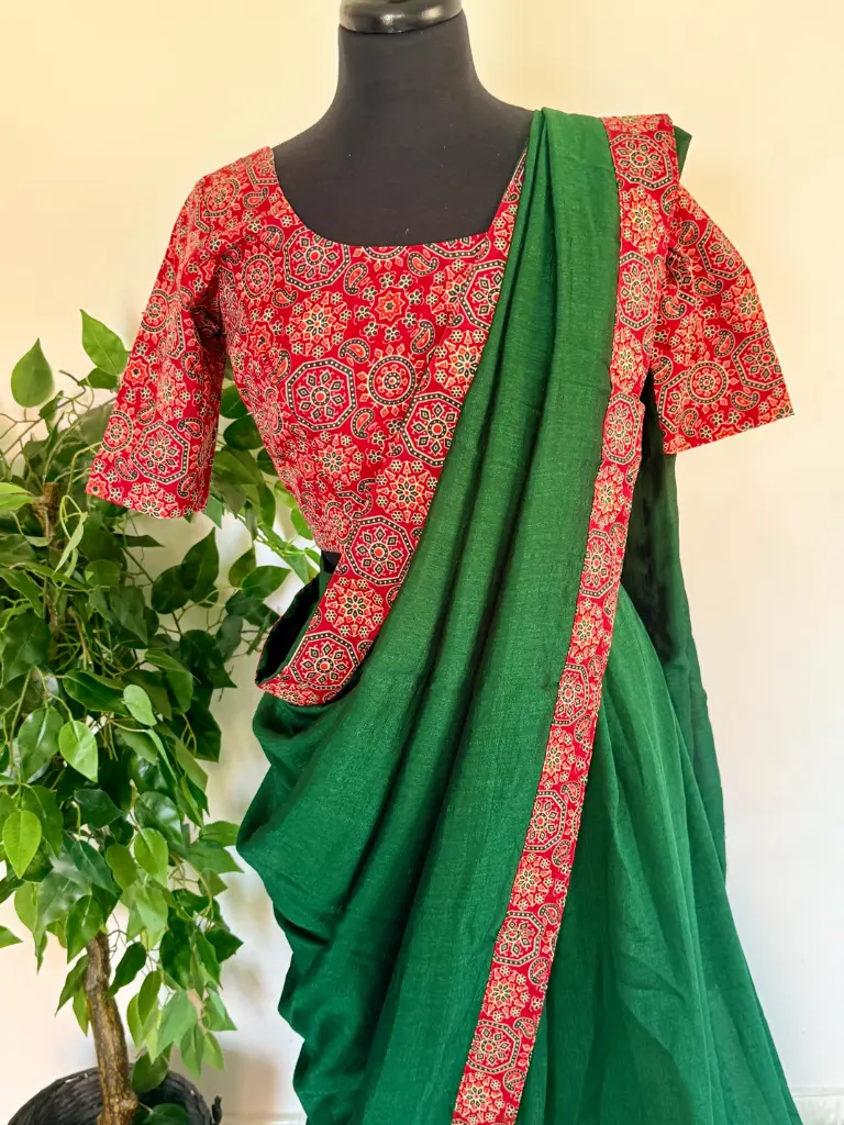 QD0027-Vichithra Silk Dhavani Set