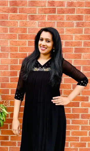 QS065 - Black Aline Top