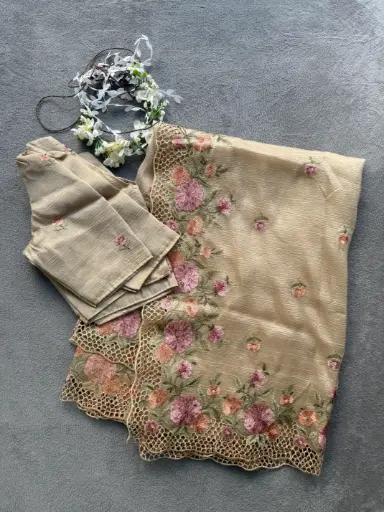 Q0020 - Crushed Organsa Cutwork Saree