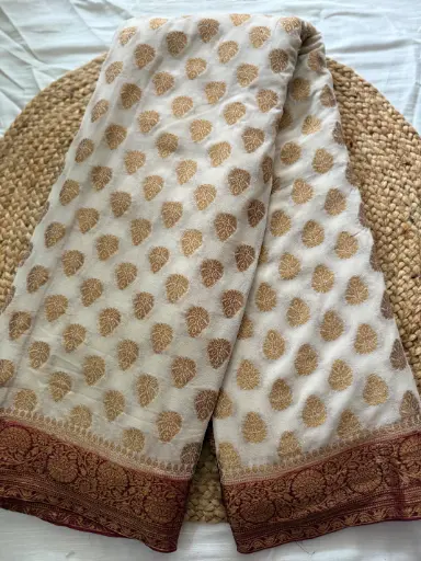 SS053- Georgette Contrast Border Saree 
